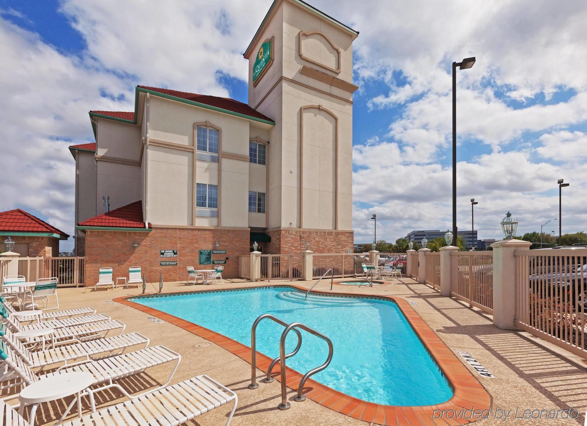 Hotel Sonesta Essential Houston Westchase Exterior foto